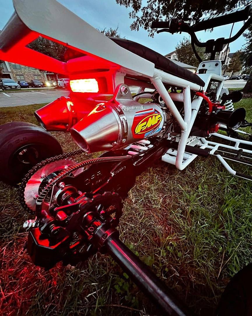 The white mini quad - Image 3